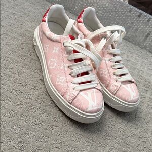 Louis Vuitton Time Out pink sneaker size 37.5